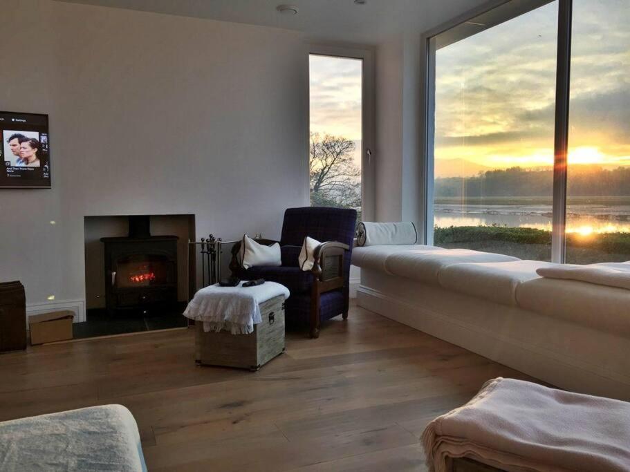 Shorepark - Waterfront Cottage With Stunning Views 덤프리스 외부 사진